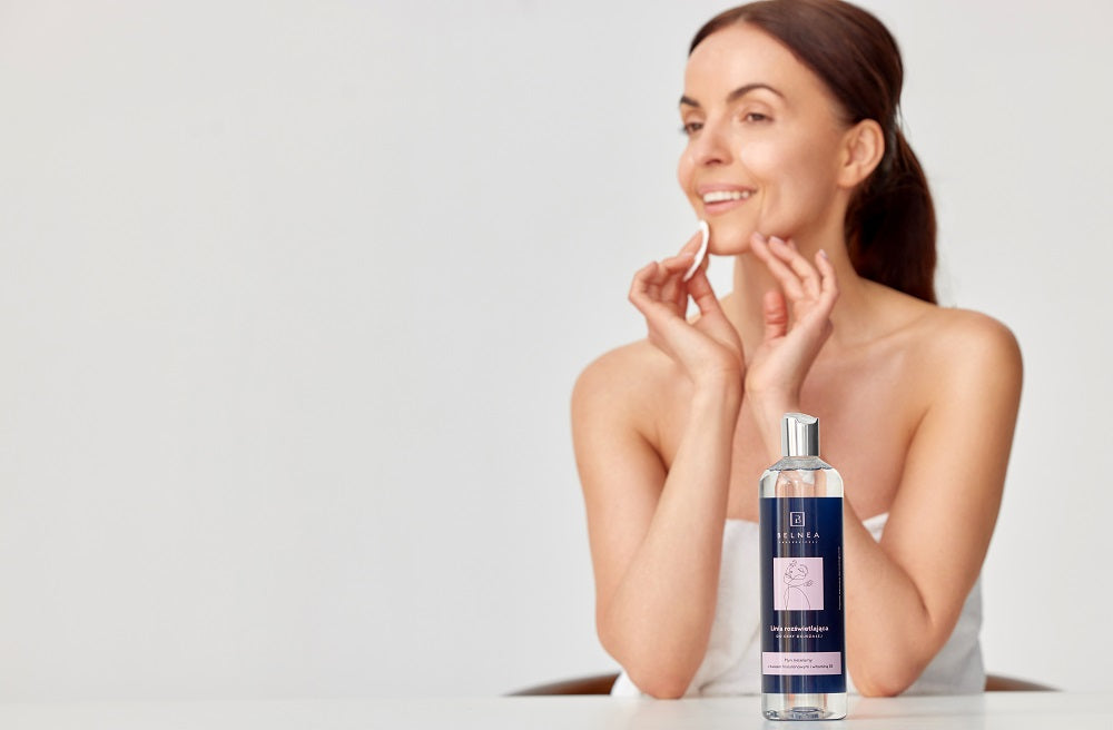 Micellar liquid with hyaluronic acid and vitamin B3